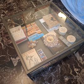 Tavolino in vetro e acciaio Ikea