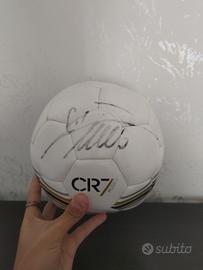pallone ball signed Cristiano Ronaldo CR7 museum