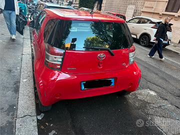 Toyota iq