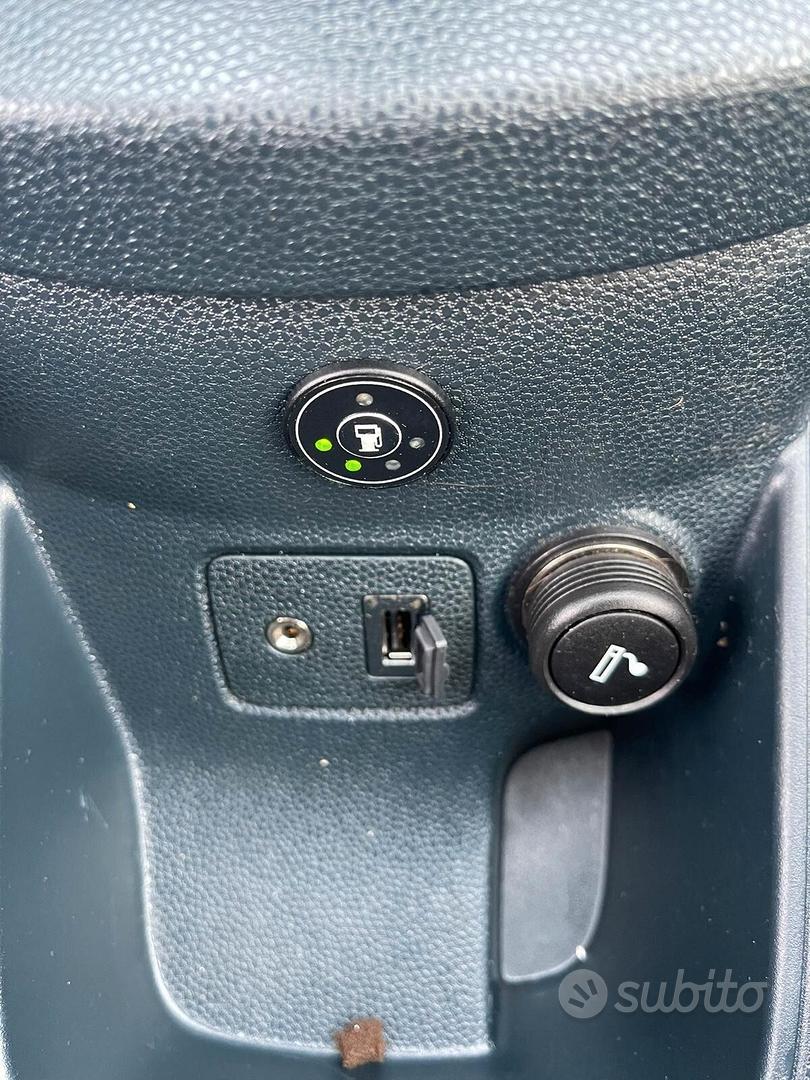 Ford Fiesta 2010 photo 2