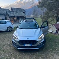 Ford focus active sw