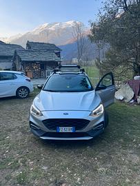 Ford focus active sw