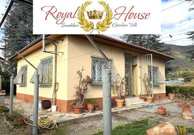 Villa di 90 m² con 3 locali e box auto a Albenga