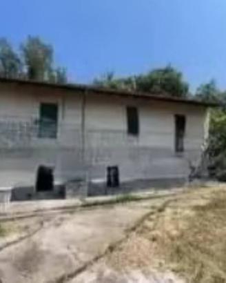 Immobile in asta di 176 m² con più di 5 locali a M