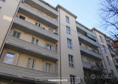 Immobile in asta di 75 m² con 3 locali a Milano