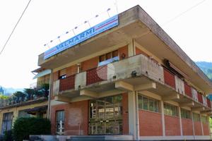CASA SEMINDIPENDENTE A VERNIO