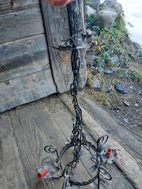 Lampadario in ferro battuto