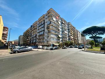 3 LOCALI A NAPOLI