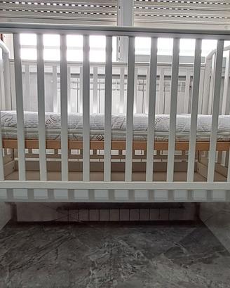 Lettino Pali + materasso + biancheria letto