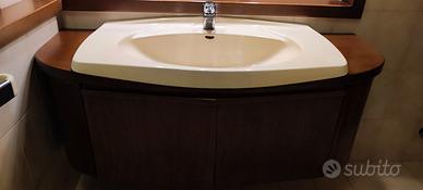 Mobile Bagno Curvo con Lavabo a Semincasso