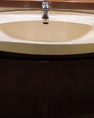 Mobile Bagno Curvo con Lavabo a Semincasso
