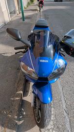 Moto Yamaha R6
