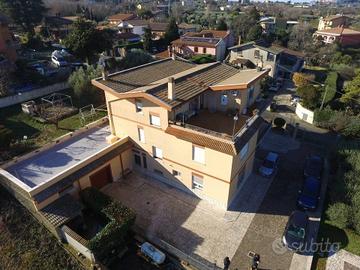 Villa di 733 m² con più di 5 locali a San Cesareo