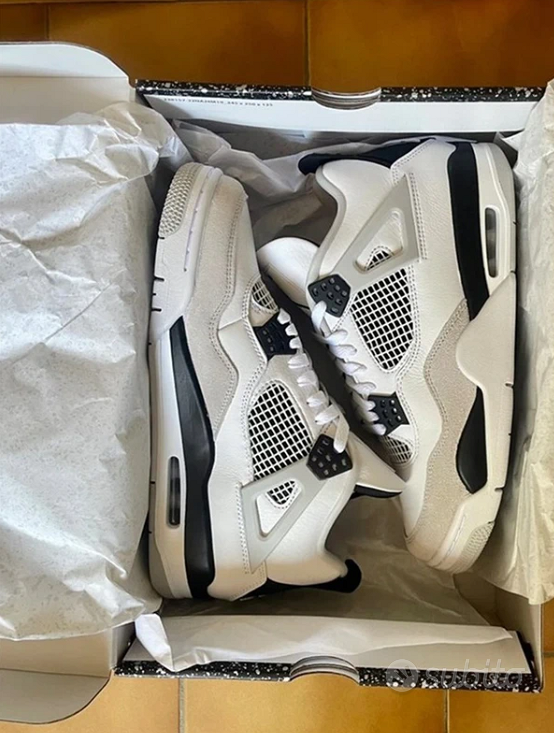 Jordan Retro Military Black EU 40 Abbigliamento e Accessori In