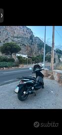 Beverly tourer 400