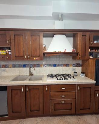 Cucina il legno usata in buonissime condizioni 