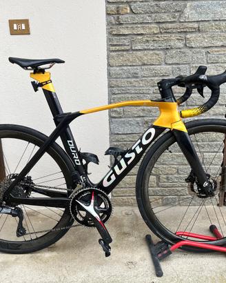 Bici da corsa Gusto Duro Disc carbonio