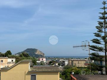 4 LOCALI A BACOLI