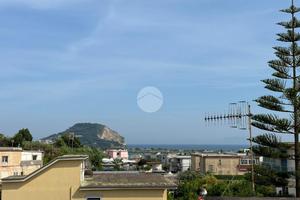 4 LOCALI A BACOLI