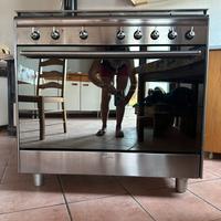 Cucina a gas smeg 5 fuochi con forno 115 lt inox