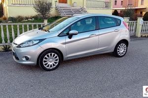 FORD - Fiesta 1.4 benzina / gpl - ok neopatentati