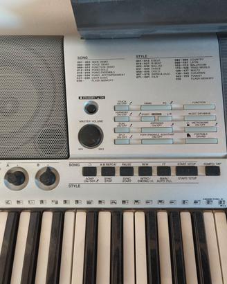 Tastiera YAMAHA e403