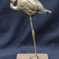 Scultura di fenicottero in ottone pieno