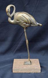 Scultura di fenicottero in ottone pieno