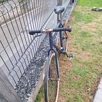 Bicicletta scatto fisso