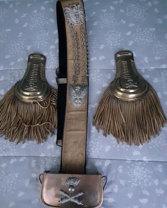 Militaria- Bandoliera e Spalline
