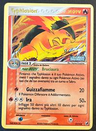 Typhlosion [Reverse Holo] - Carta Stamped Pokemon