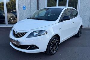 Lancia Ypsilon 1.0 Hybrid Gold Plus CARPLAY/