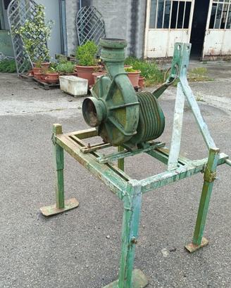 pompa marca Mellini Martignoni con cavalletto