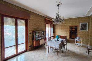 Appartamento con ampie balconate e sottotetto