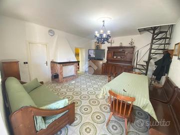 CASA INDIPENDENTE A MONTEFIASCONE