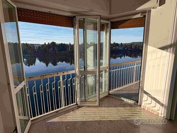 Fronte fiume , splendida vista, appartamento