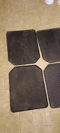 4 tappeti auto