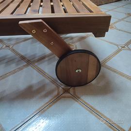 Lettino prendisole con schienale regolabile