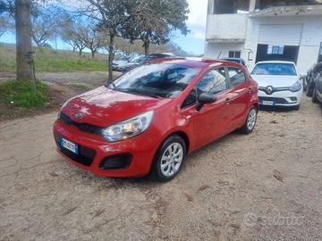 Kia Rio 1.1 CRDi WGT 5p. EX km 130mila