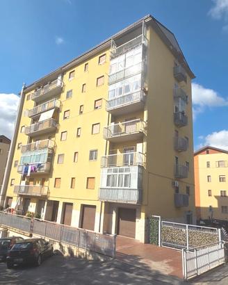 Via Racioppi appartamento 85 netti + garage