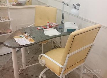 tavolo ricostruzione unghie 
