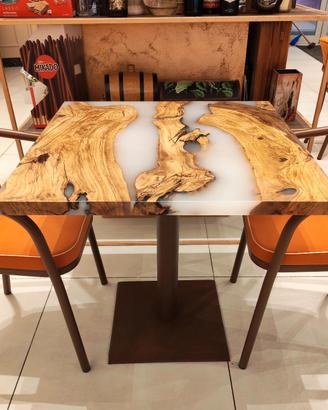 🌿 Tavoli in legno e resina 