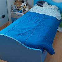 Letto  singolo,materasso,comodino 