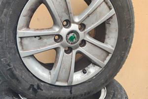 cerchi in lega con gomme estive 195/65/15