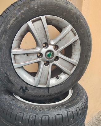 cerchi in lega con gomme estive 195/65/15