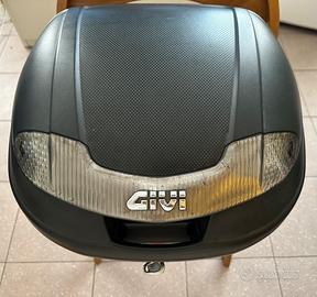 Bauletto Givi + Piastra per Piaggio Beverly 300