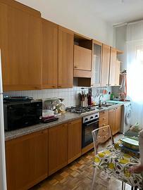 Cucina senza elettrodomestici (solo telaio)