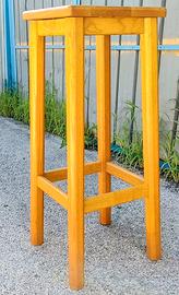 Sgabello in legno massello mai usato splendido.