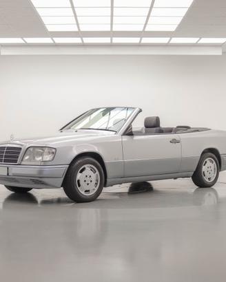MERCEDES-BENZ E 200 CAT CABRIOLET
