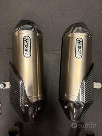 Scarichi Arrow carbonio